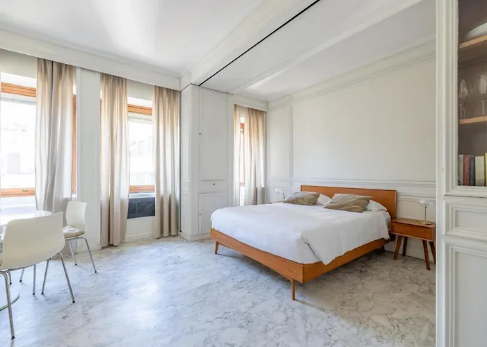 White In Apartament