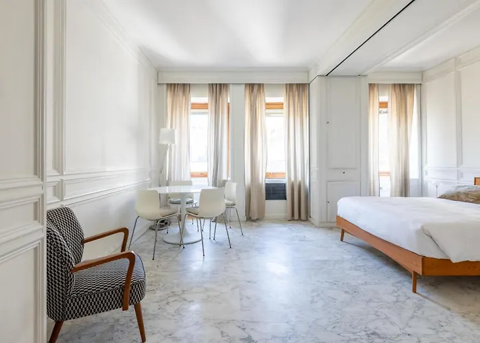 Apartament White In *